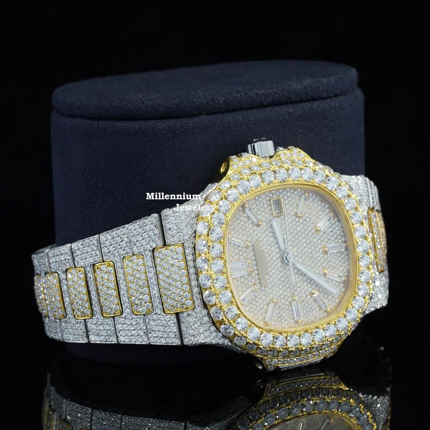 25 Carat Amazing Crafted Moissanite Round Cut Diamond Iced Out Sapphire Crystal Glass Automatic Self Wind Wrist Watch for Men
