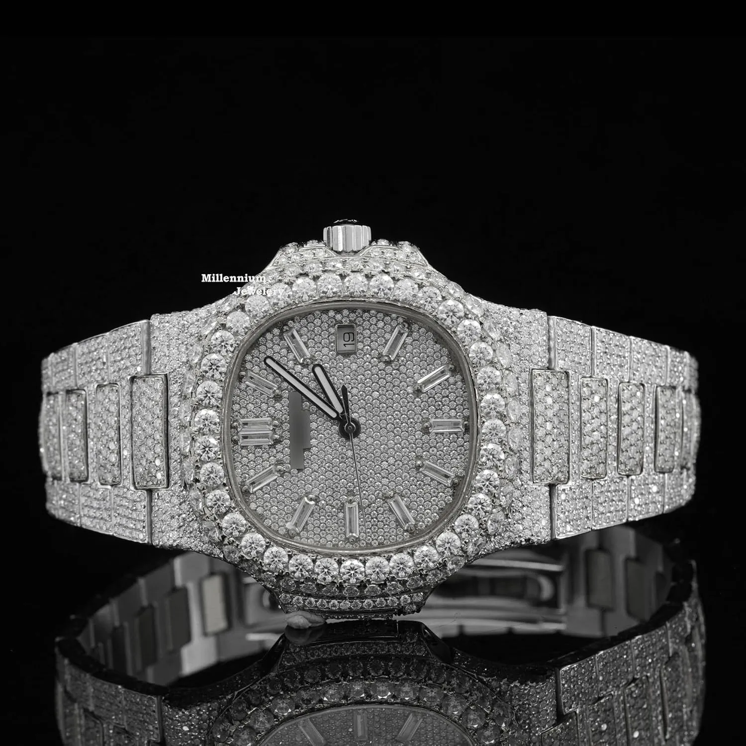 25 Carat Amazing Crafted Moissanite Round Cut Diamond Iced Out Sapphire Crystal Glass Automatic Self Wind Wrist Watch for Men