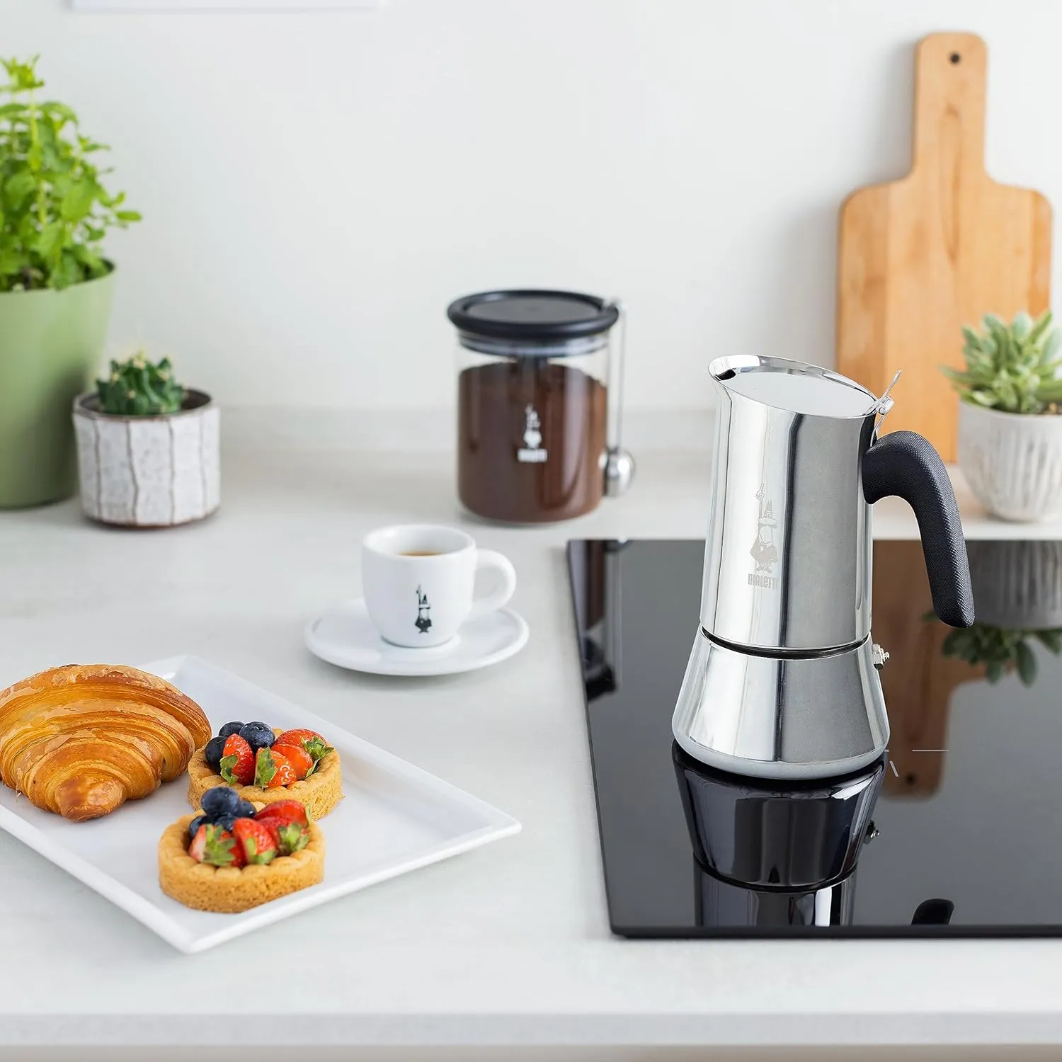 Bialetti - New Venus Induction, Stovetop Coffee Maker, Suitable for all Types of Hobs, Stainless Steel, 10 Cups (15.5 Oz), Silver