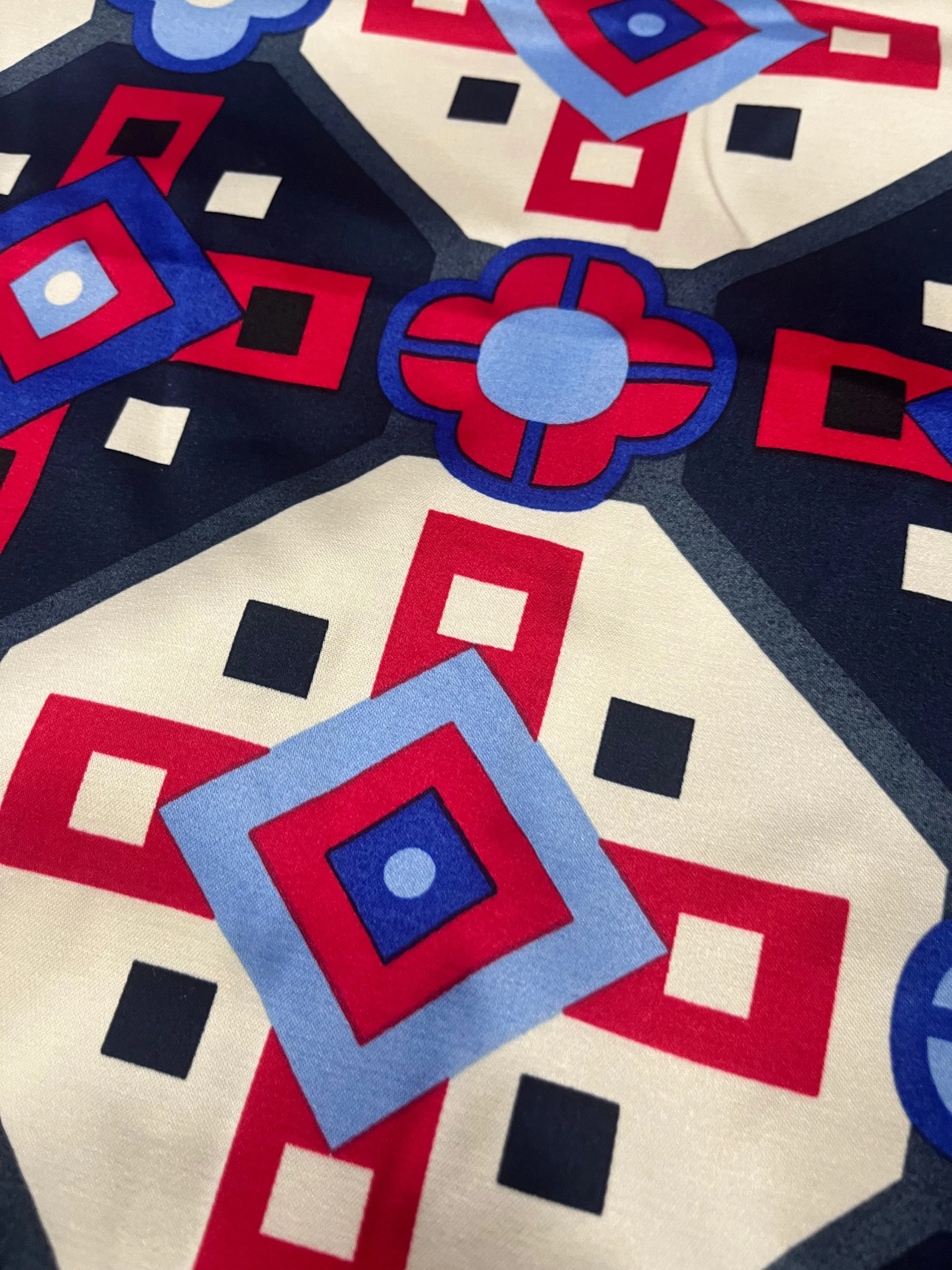 C02 heavy satin cotton/viscose retro print