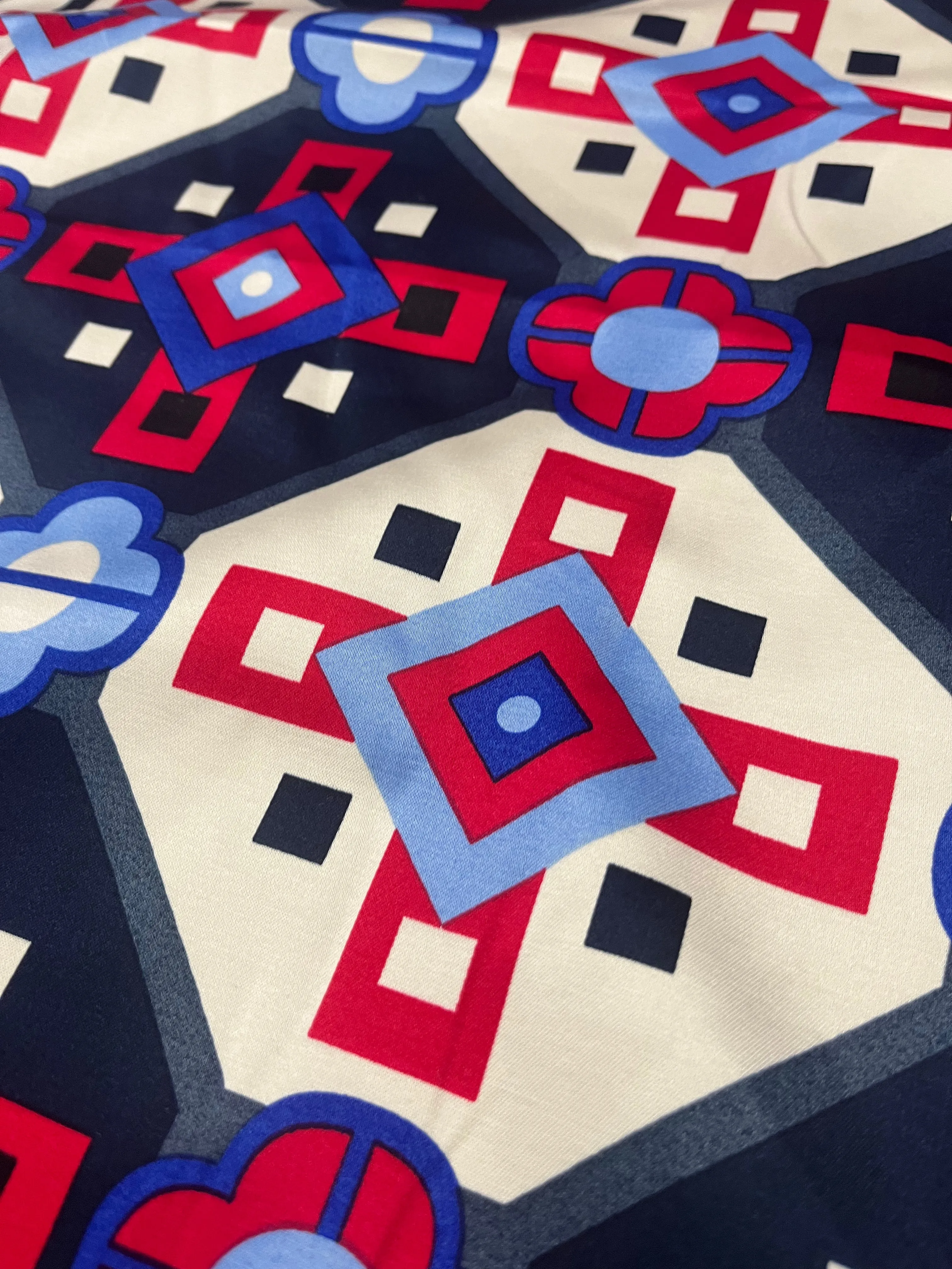 C02 heavy satin cotton/viscose retro print