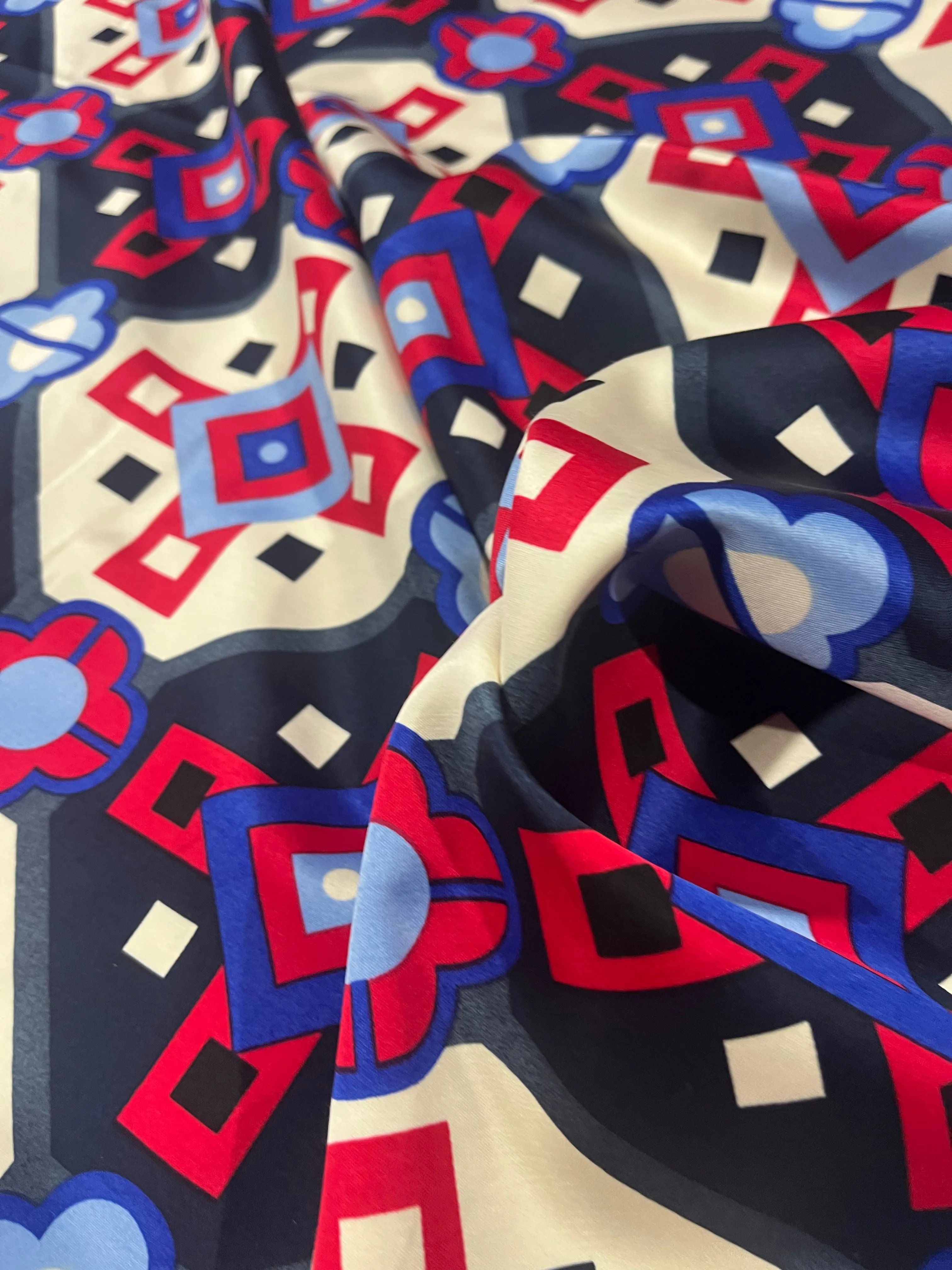 C02 heavy satin cotton/viscose retro print