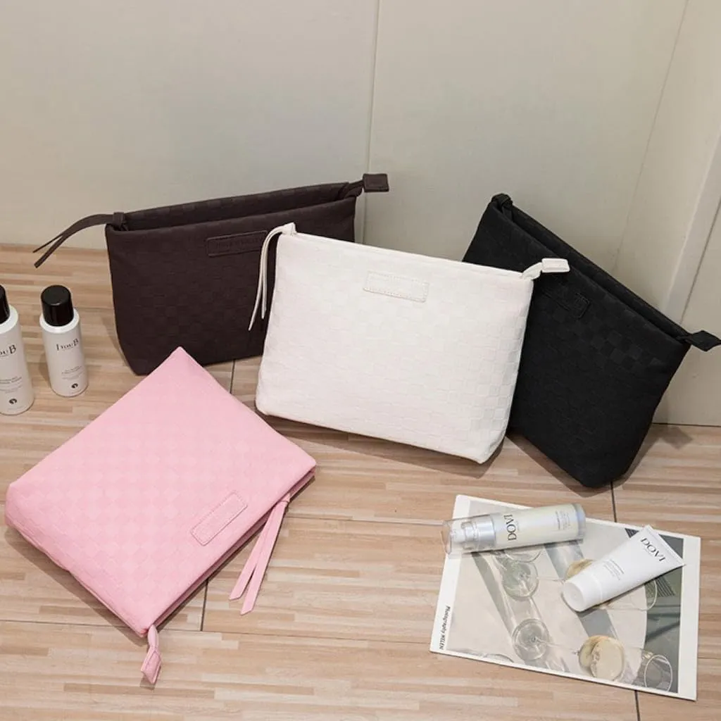 Checkered Makeup Bag Large Capacity Makeup Pouch Travel Cosmetic Bag for Women Cosmetics Skincare Care Organizer with Compartments (Pink Checkered)