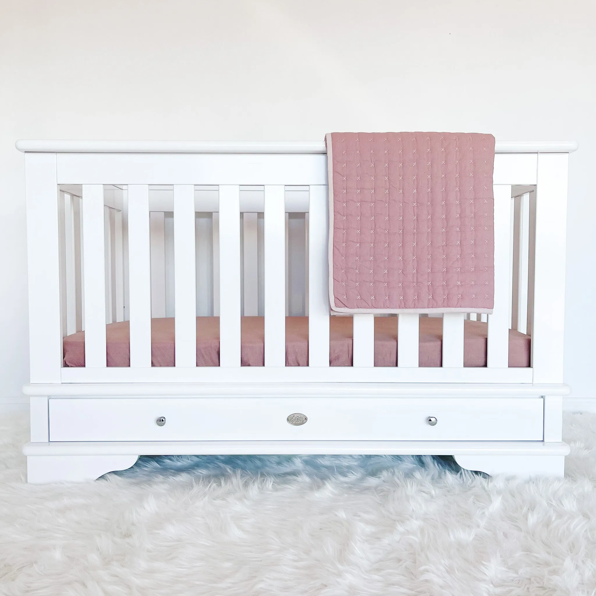Contemporary Cot with 7 Drawer Chest and Bedside Bassinet