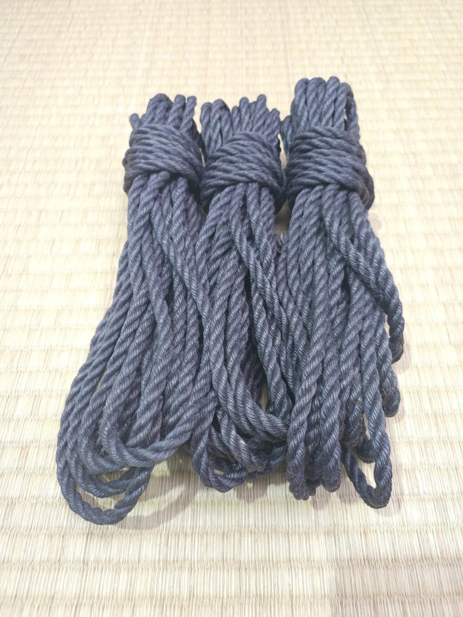 Grey "Gure" - Shibari Rope - Jute- Fully Treated