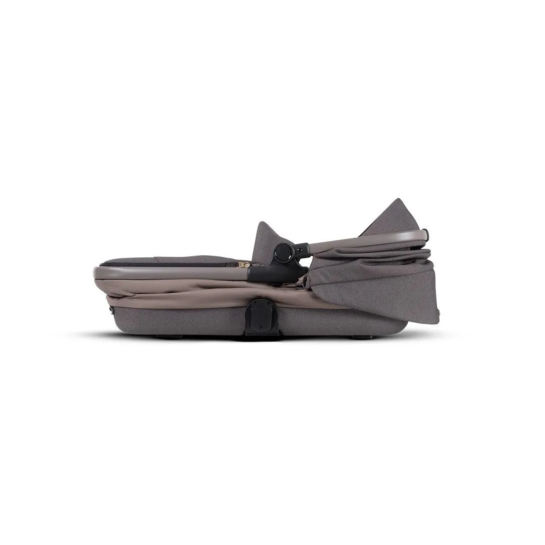 Outlet - Silver Cross Reef First Bed Folding Carrycot - Earth