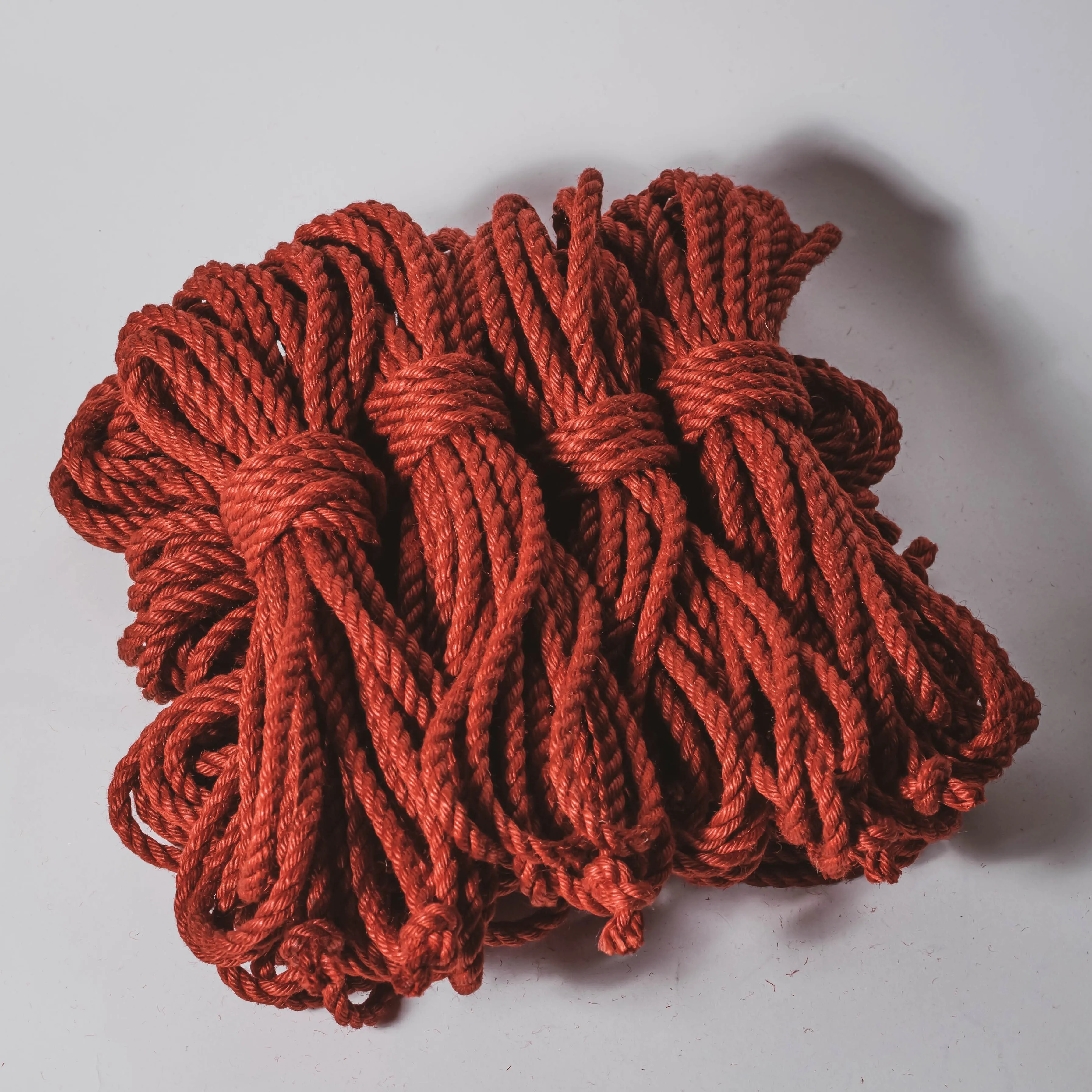 Red jute rope (treated, 6mm)