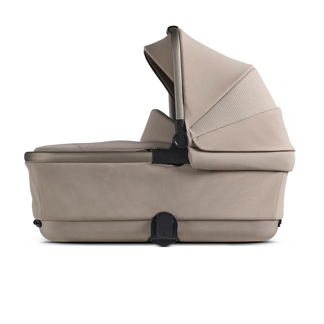 Silver Cross Reef Carry Cot - Frappe **Carrycot is on Pre-Order, ETA is Late May**