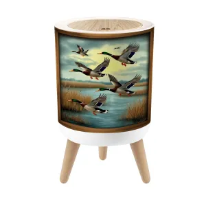 Small Trash Can with Lid Duck Hunting Wild Rustic Lovers Mallard Ducks Wetland Scenery Golden Round Press Top Garbage Can with Legs Trash Bin Waste Basket for Kitchen Bedroom Bathroom 7L/1.8 Gallon