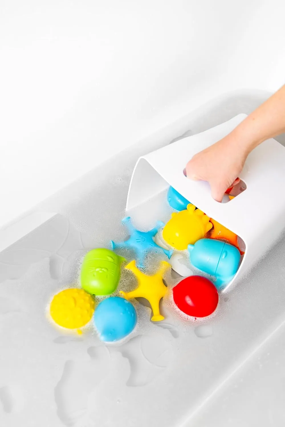 Ubbi Bath Toy & Drying Bin Bundle, Includes 10 Bath Toys, 1 Hair Rinse Cup and 1 Gray Toy Drying Bin, Infant and Toddler Bathtub Accessories