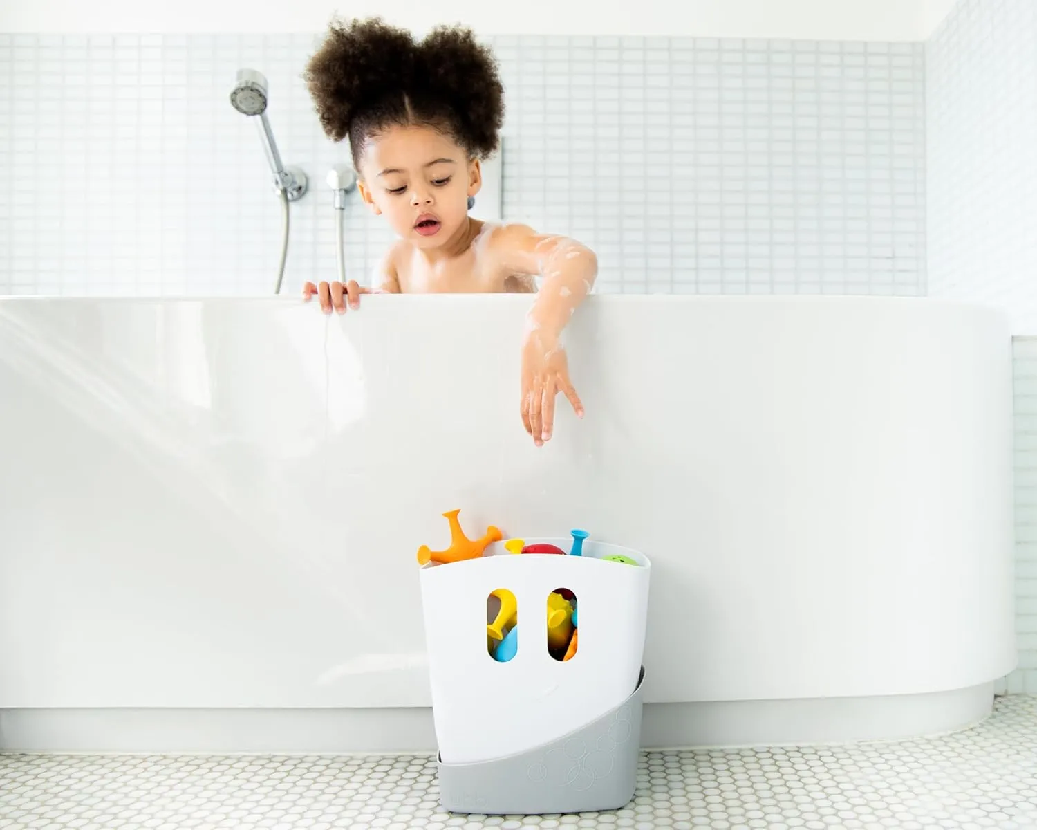 Ubbi Bath Toy & Drying Bin Bundle, Includes 10 Bath Toys, 1 Hair Rinse Cup and 1 Gray Toy Drying Bin, Infant and Toddler Bathtub Accessories
