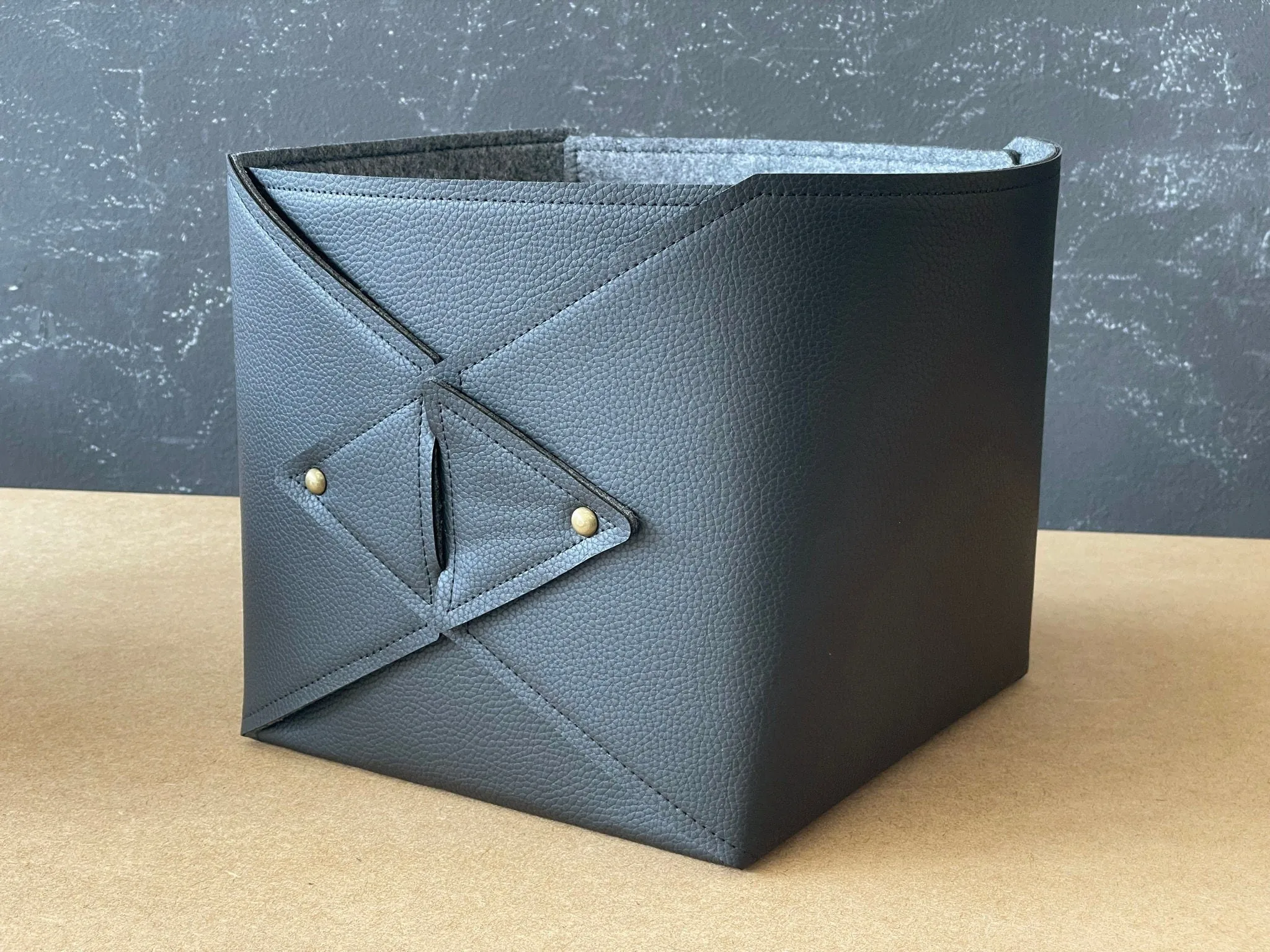 Vegan Leather Storage Bin - Faux leather   Felt