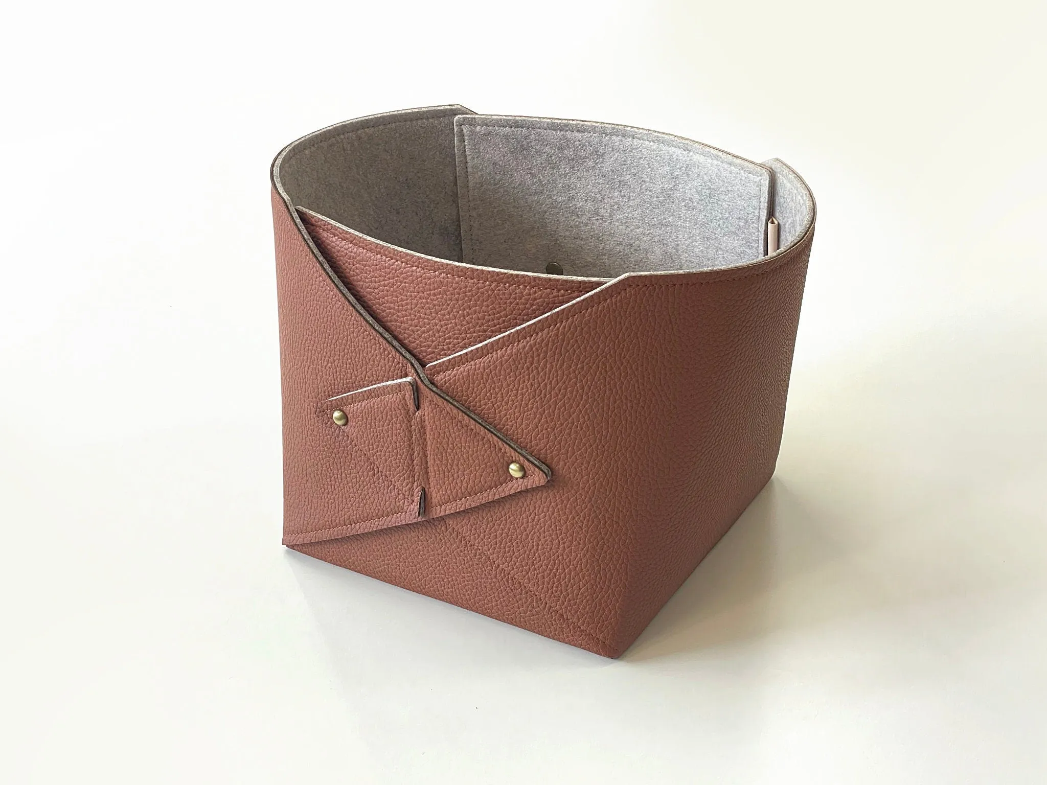 Vegan Leather Storage Bin - Faux leather   Felt