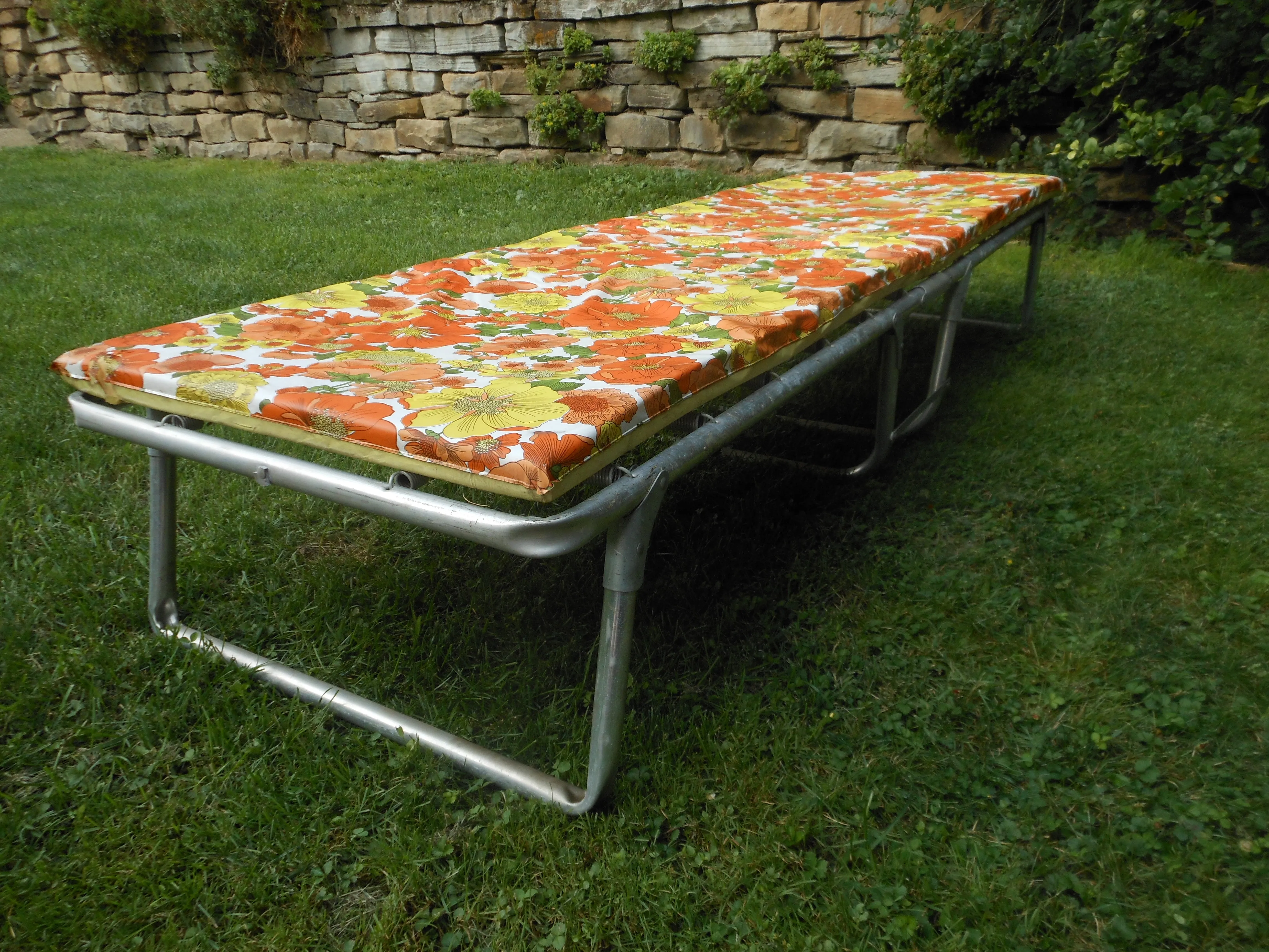Vintage Outdoor Folding Lawn or Pool Cot