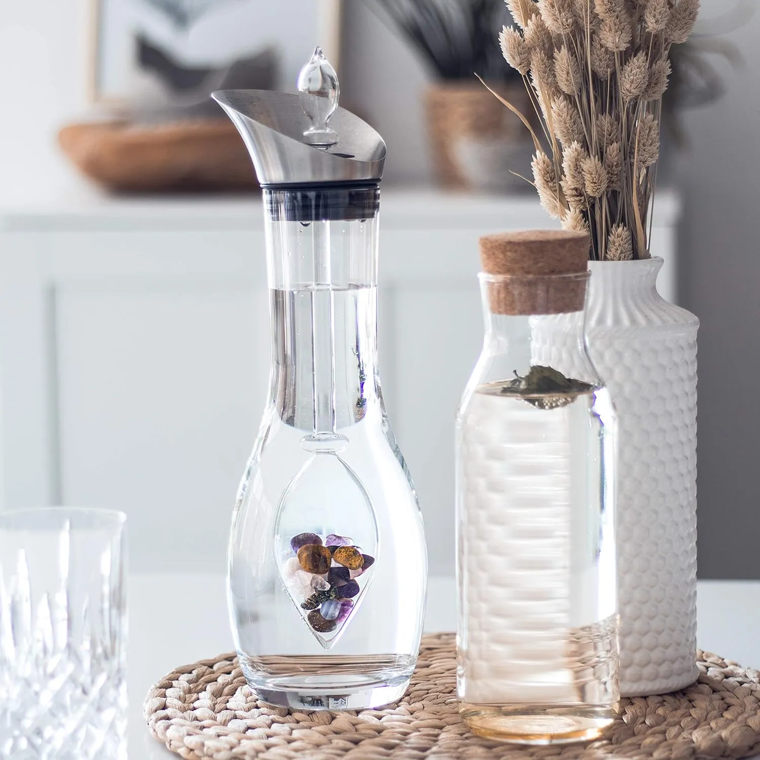 VitaJuwel Era 5 ELEMENTS | Crystal Water Carafe with Amethyst, Rose Quartz, Chalcedony, Petrified Wood & Ocean Agate