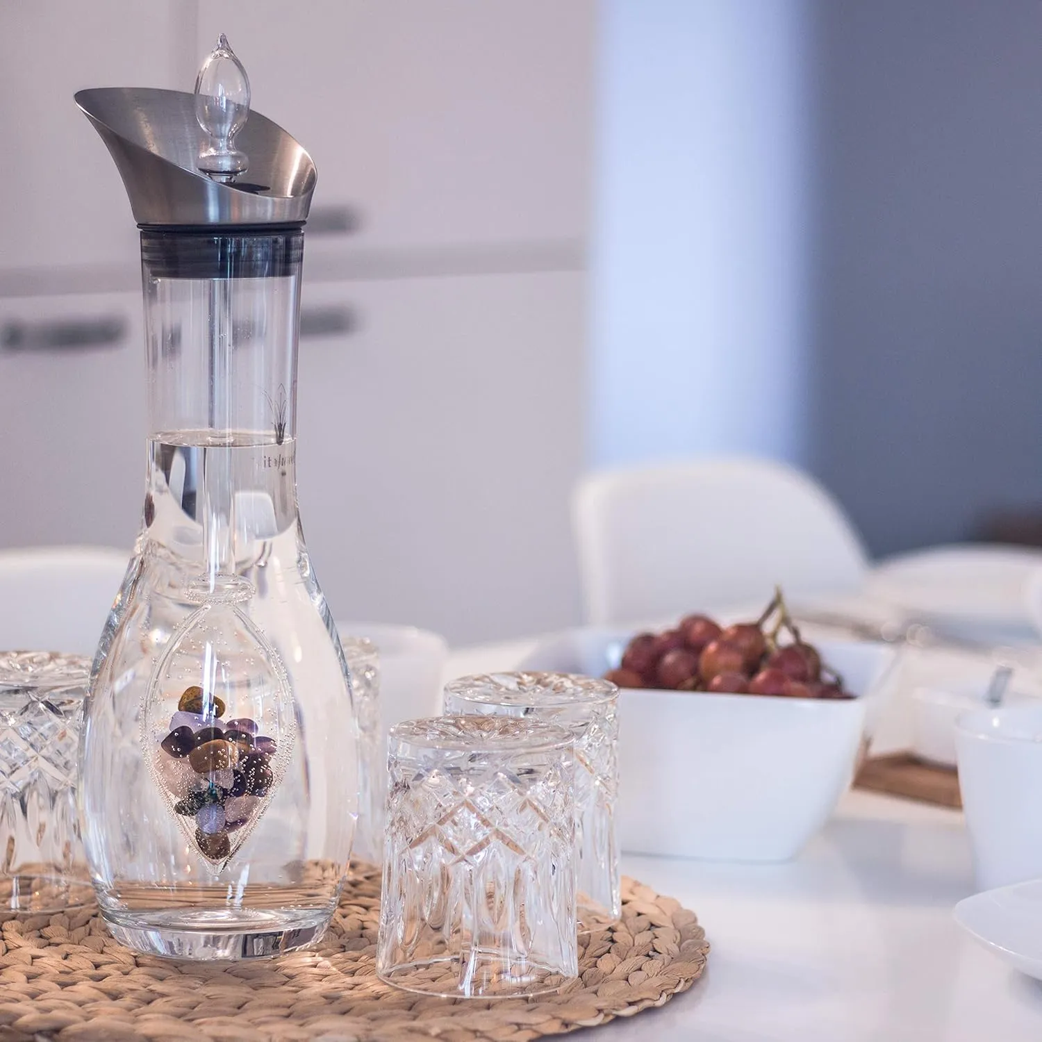 VitaJuwel Era 5 ELEMENTS | Crystal Water Carafe with Amethyst, Rose Quartz, Chalcedony, Petrified Wood & Ocean Agate