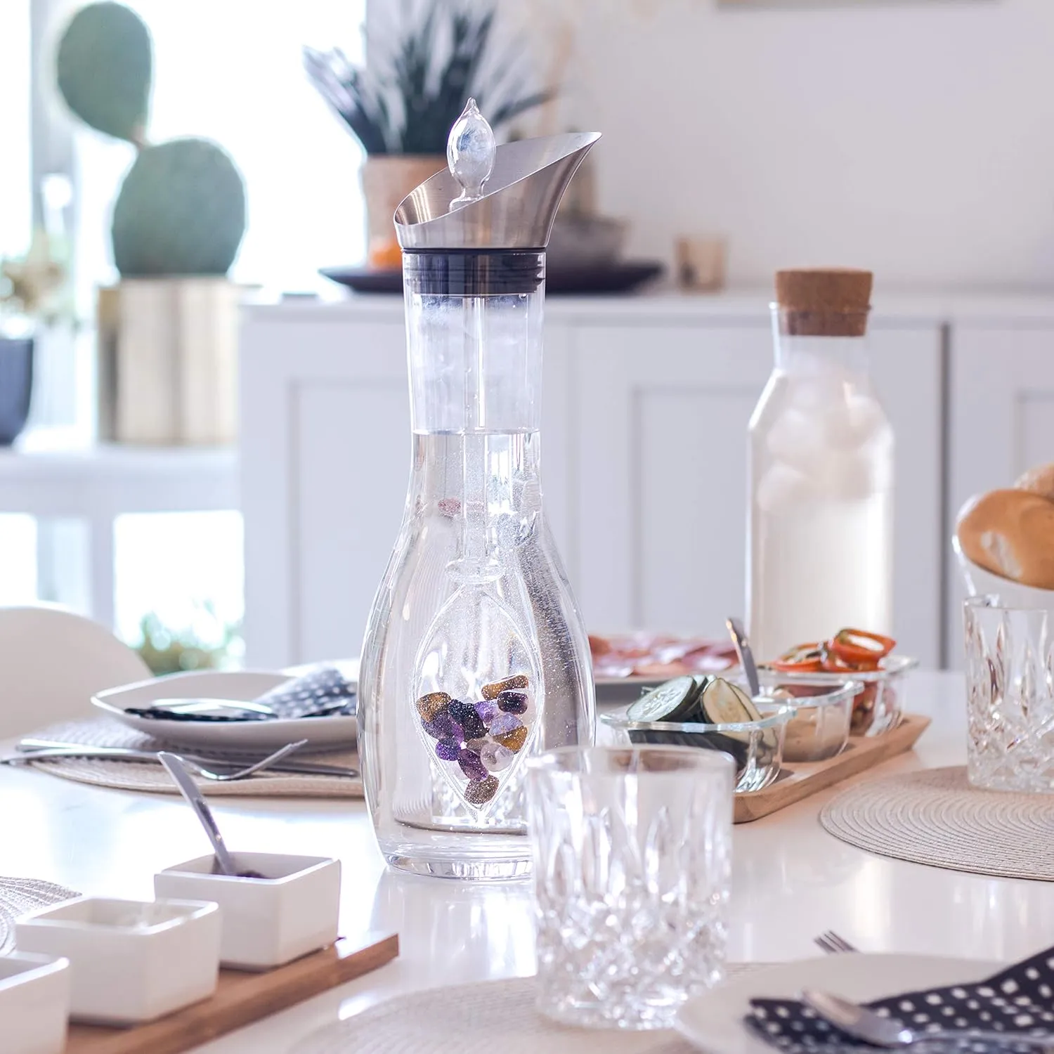 VitaJuwel Era 5 ELEMENTS | Crystal Water Carafe with Amethyst, Rose Quartz, Chalcedony, Petrified Wood & Ocean Agate